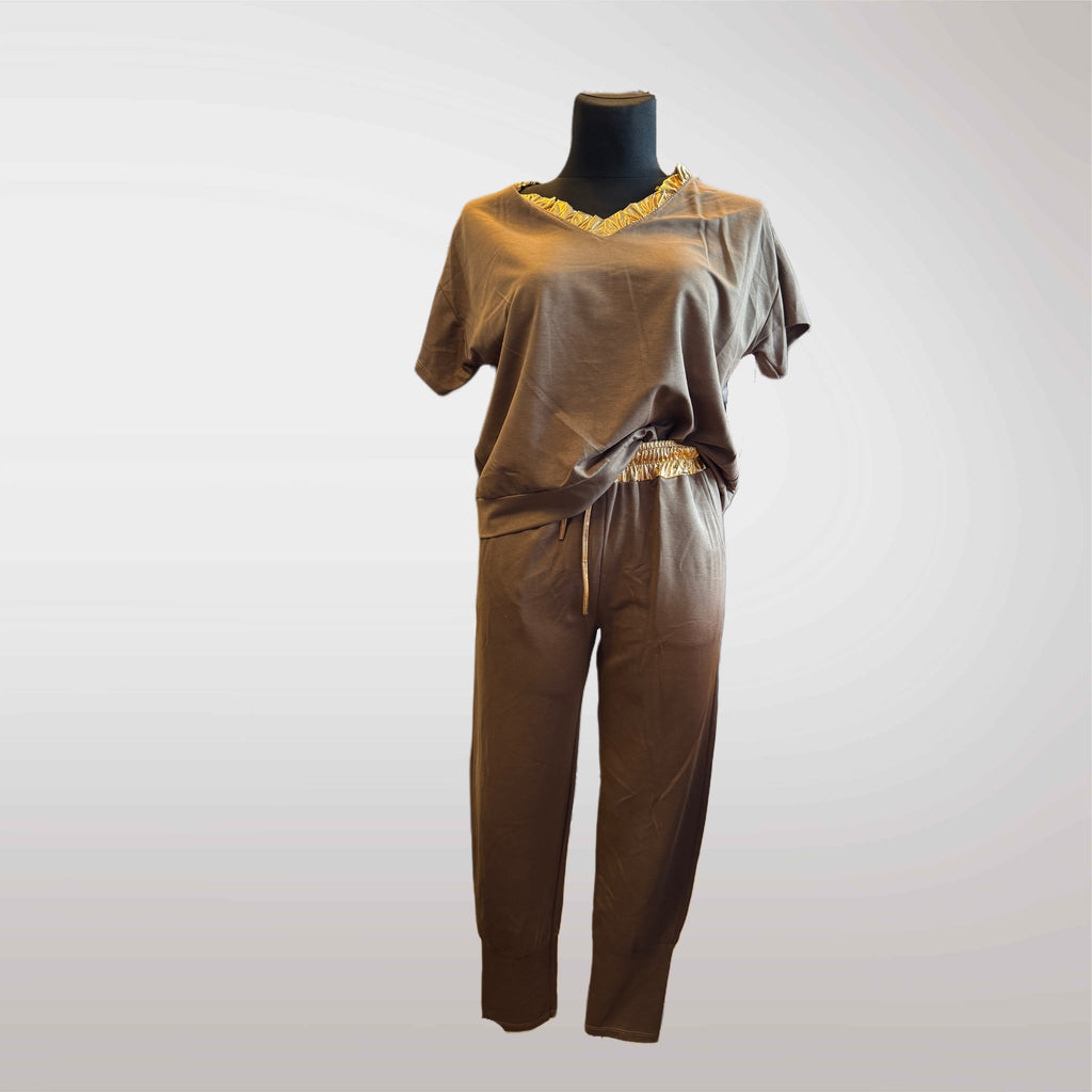 Tracksuit Set Butter with Gold Short Sleeve