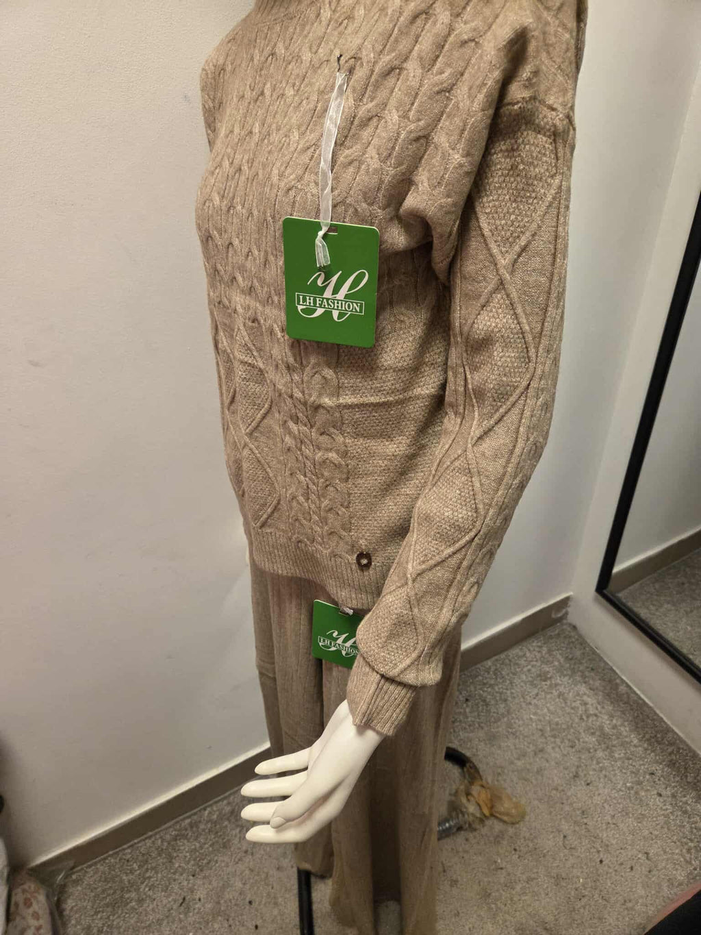 Damski komplet swetrowy z półgolfem: sweter + spodnie