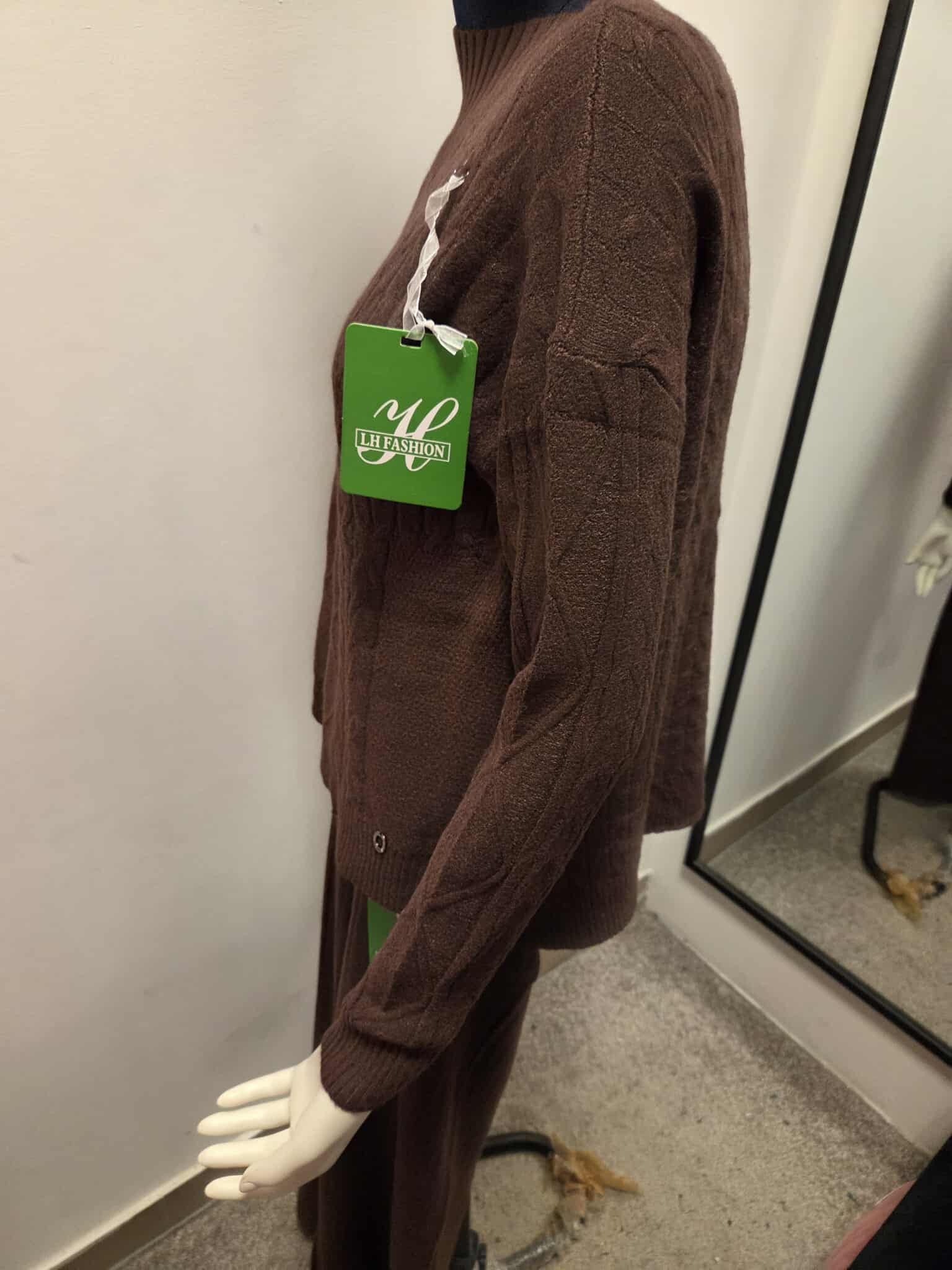 Damski komplet swetrowy z półgolfem: sweter + spodnie