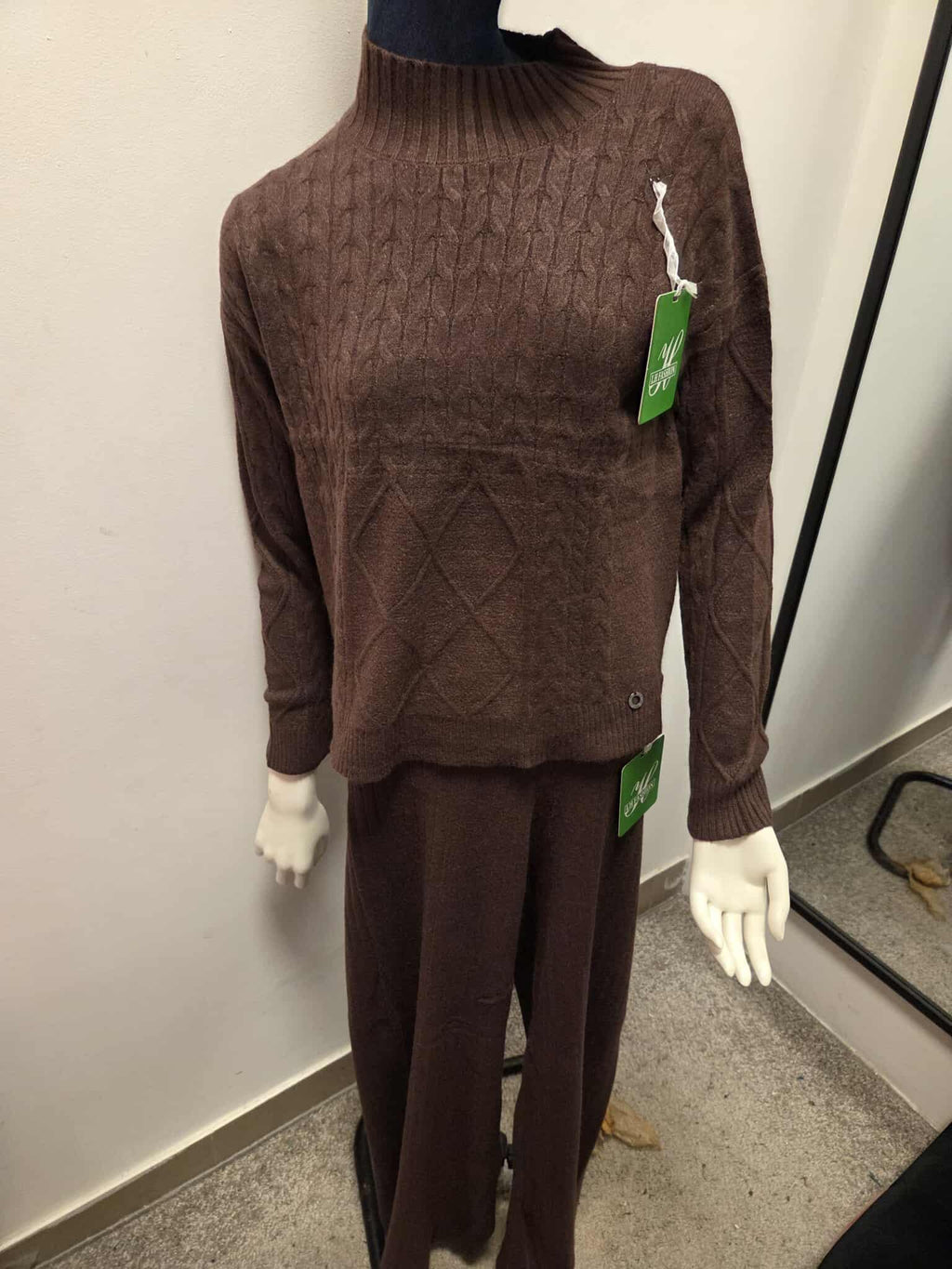 Damski komplet swetrowy z półgolfem: sweter + spodnie