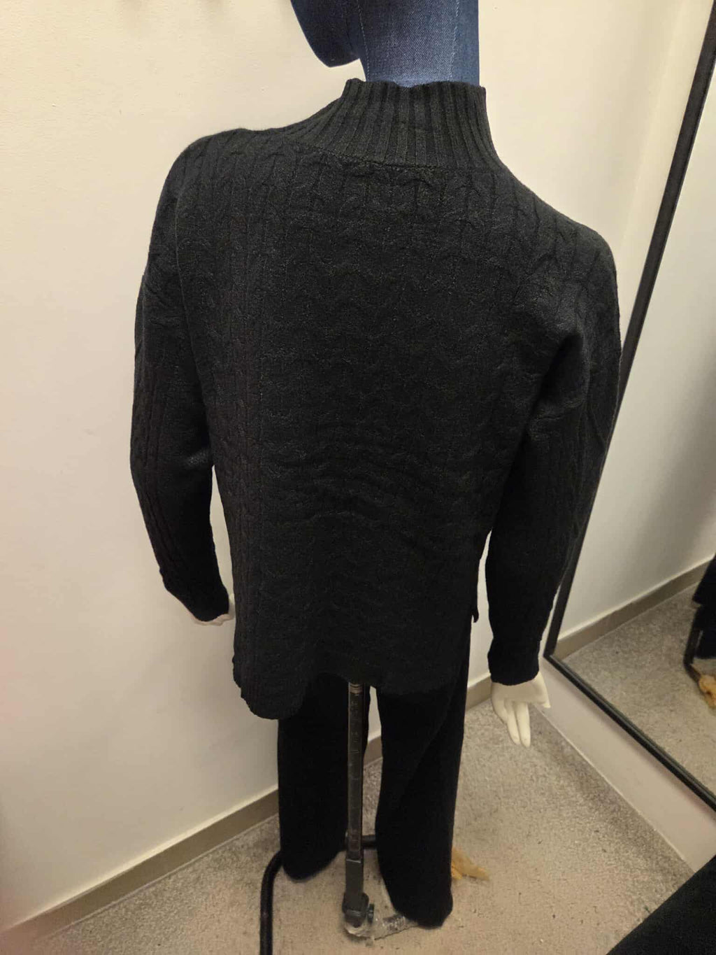 Damski komplet swetrowy z półgolfem: sweter + spodnie