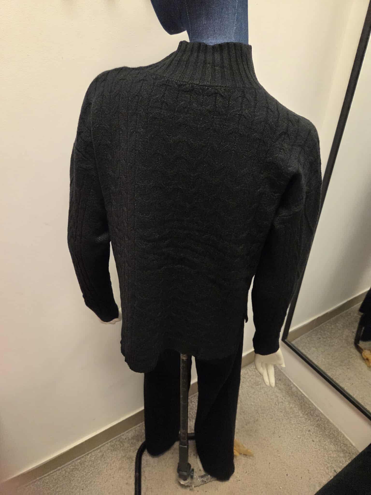 Damski komplet swetrowy z półgolfem: sweter + spodnie