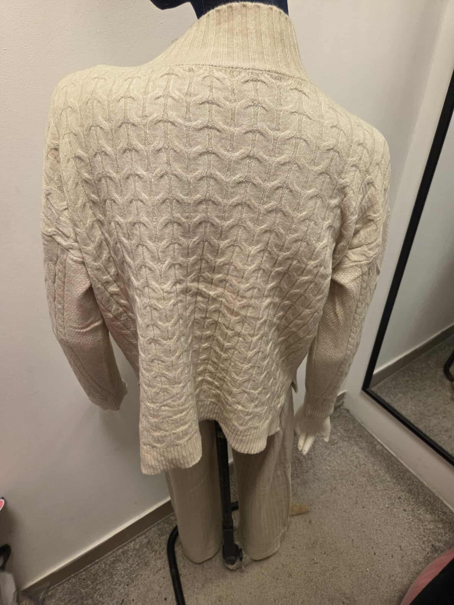 Damski komplet swetrowy z półgolfem: sweter + spodnie