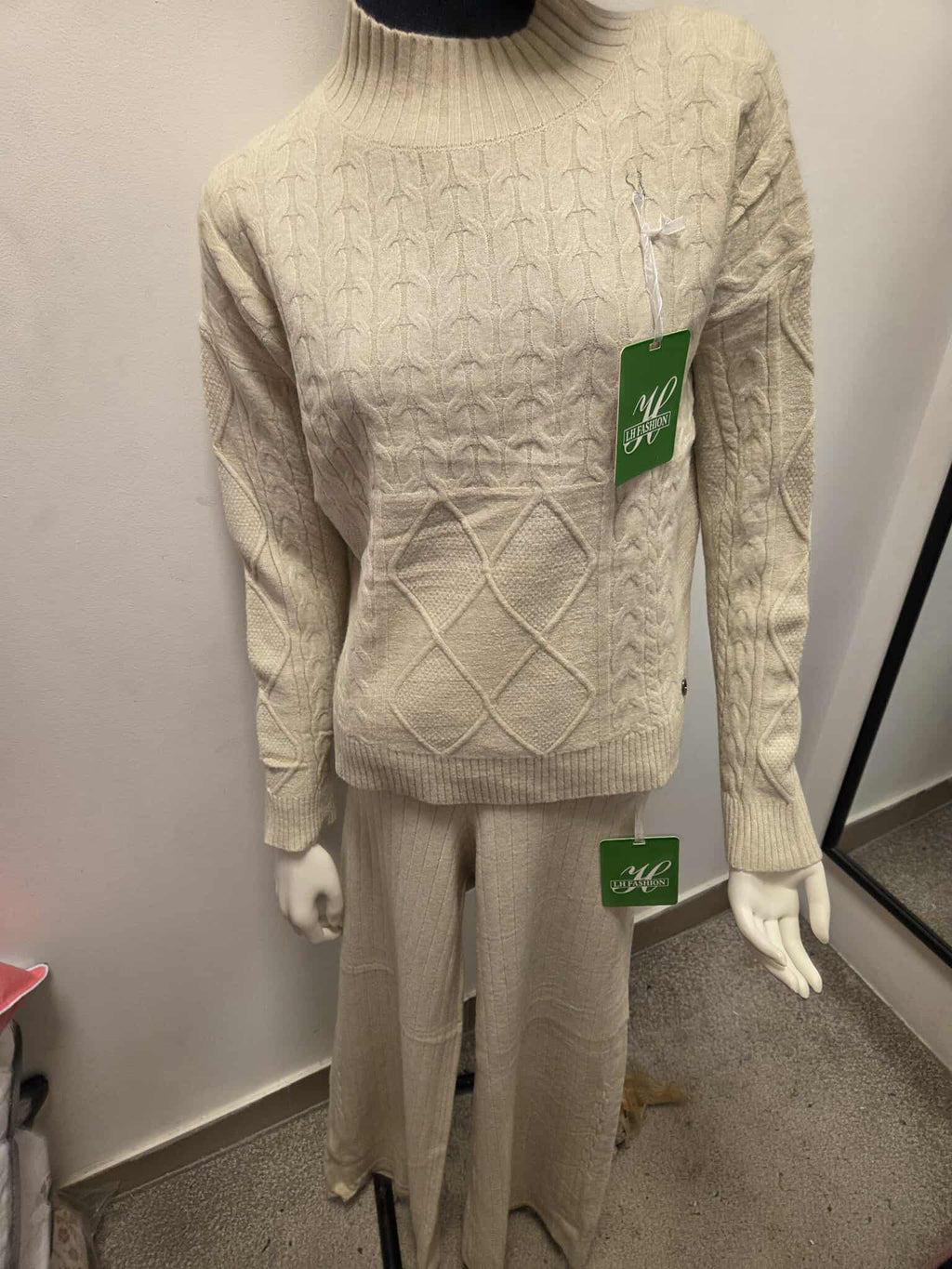 Damski komplet swetrowy z półgolfem: sweter + spodnie