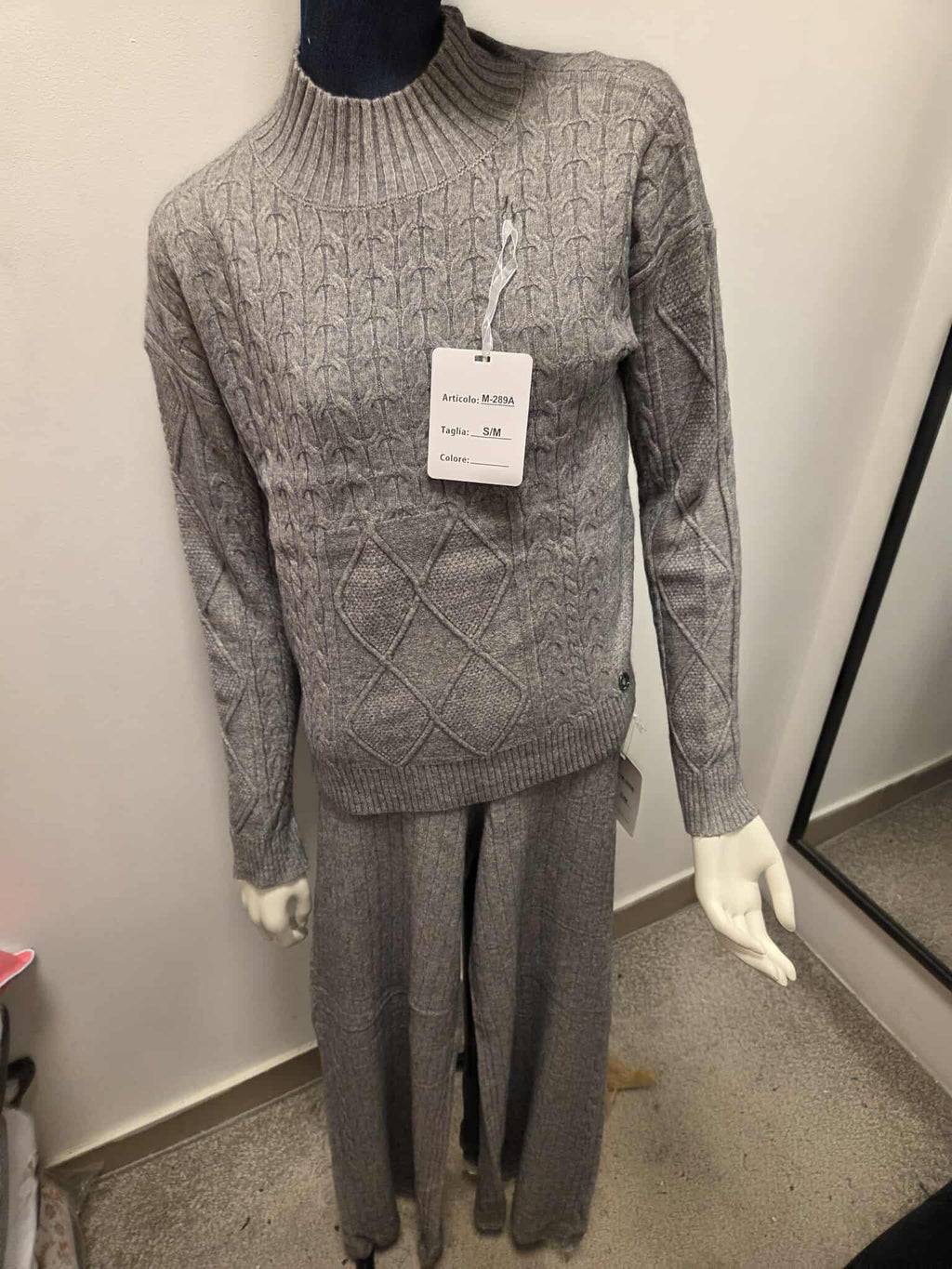 Damski komplet swetrowy z półgolfem: sweter + spodnie