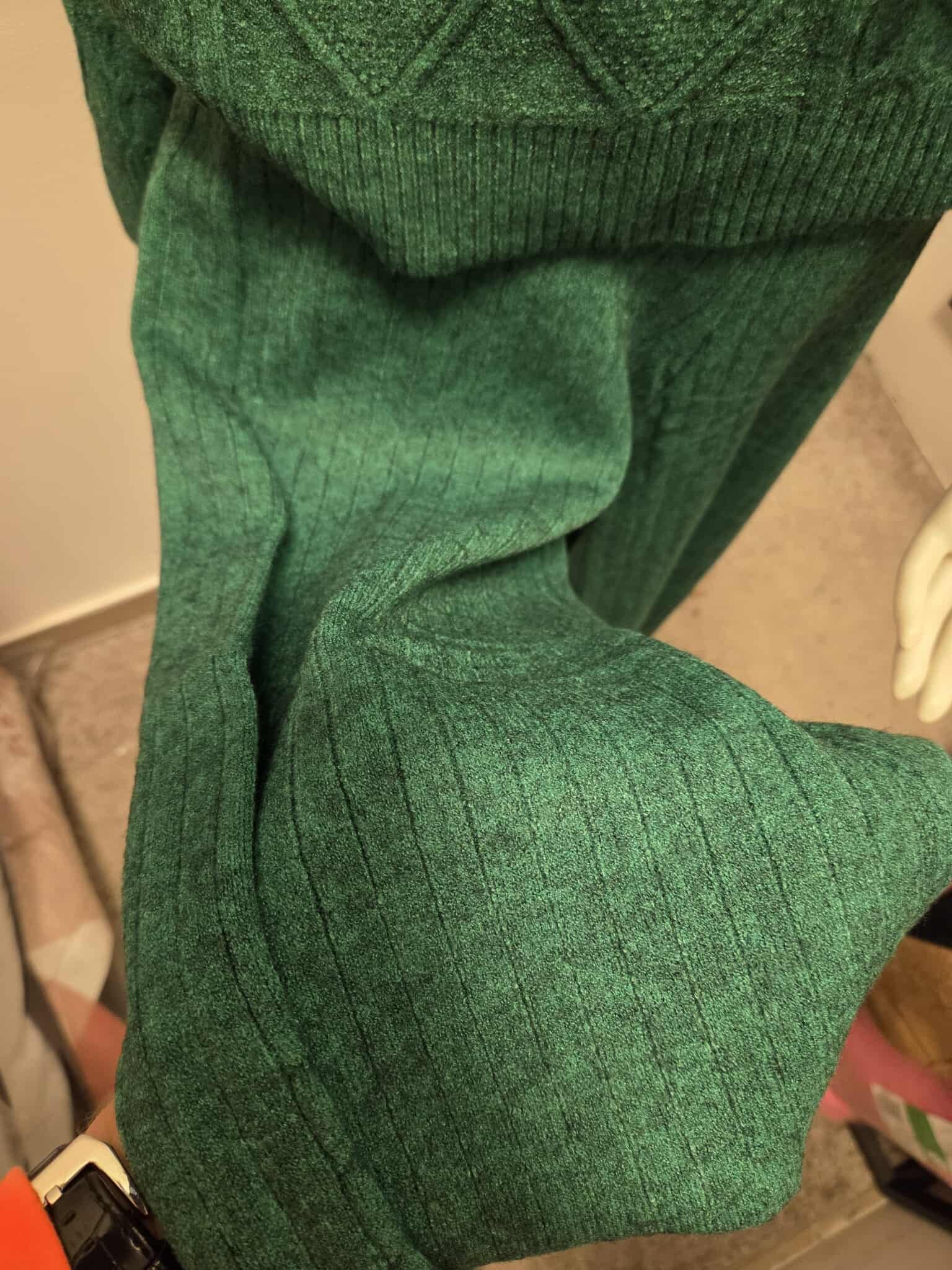 Damski komplet swetrowy z półgolfem: sweter + spodnie