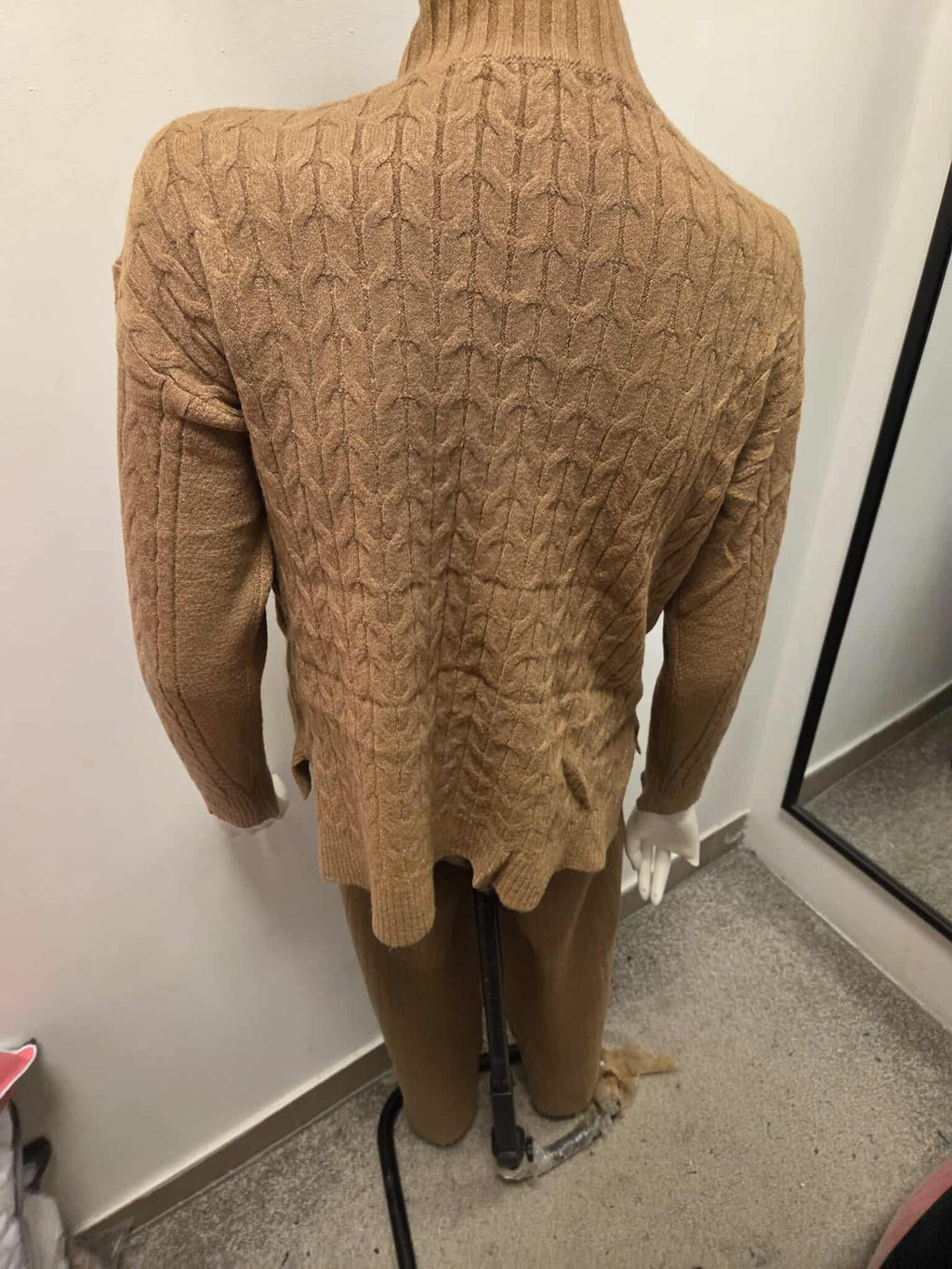 Damski komplet swetrowy z półgolfem: sweter + spodnie