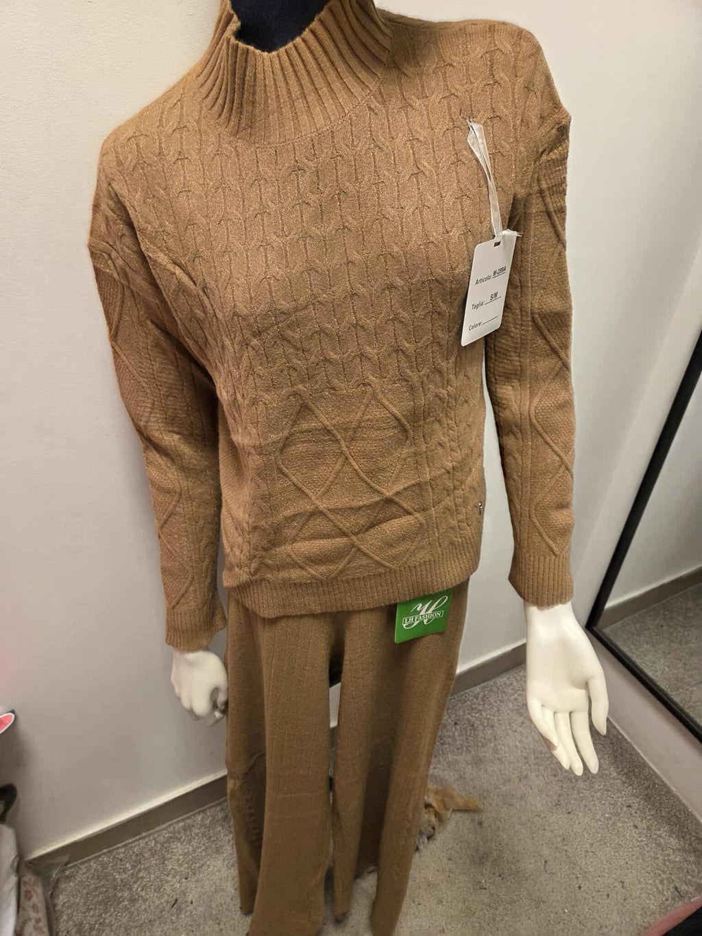 Damski komplet swetrowy z półgolfem: sweter + spodnie